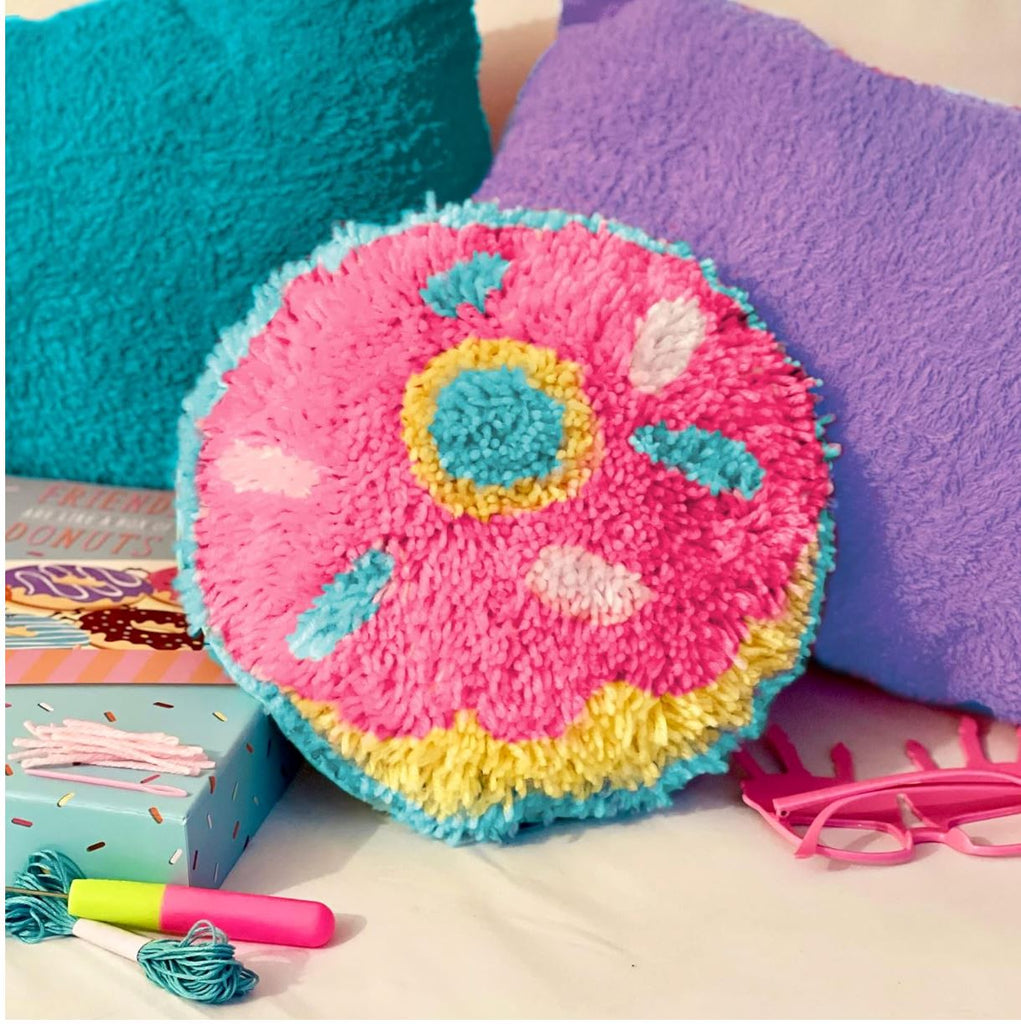 Totally Deco! Donut Latch Hook Pillow Kit Arts & Crafts BOX CANDIY 
